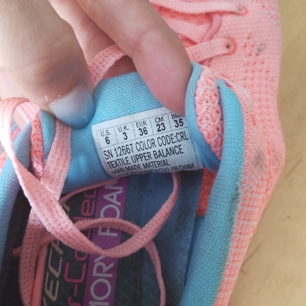 Sneakers - Picture 3 of 4